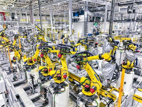 战高温保交付 赛力斯汽车智慧工厂 满电 生产